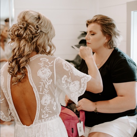 Meet your Posher, Beth - Picture 7 of 8